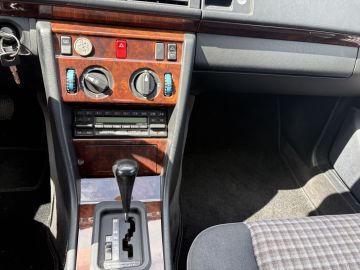 Mercedes-Benz 300