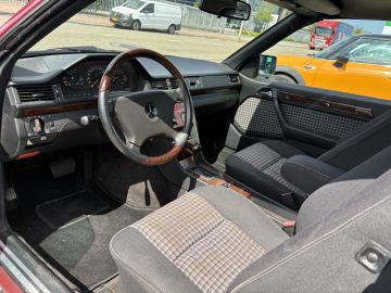 Mercedes-Benz 300