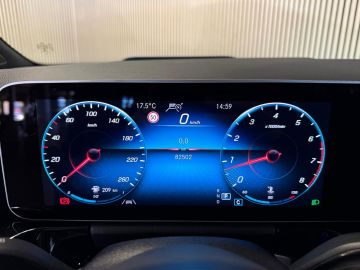 Mercedes-Benz GLA 250 4-Matic AMG STYLING-PANORAMA-MEMORY-DISTRONIC-HEAD UP-ZEER CO