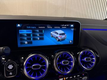 Mercedes-Benz GLA 250 4-Matic AMG STYLING-PANORAMA-MEMORY-DISTRONIC-HEAD UP-ZEER CO