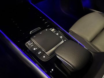Mercedes-Benz GLA 250 4-Matic AMG STYLING-PANORAMA-MEMORY-DISTRONIC-HEAD UP-ZEER CO