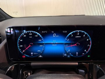 Mercedes-Benz GLA 180 AMG STYLING-PANODAK-MEMORY-NIGHT-MULTIBEAM-WIDESCREEN-COMPLEE