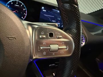Mercedes-Benz GLA 180 AMG STYLING-PANODAK-MEMORY-NIGHT-MULTIBEAM-WIDESCREEN-COMPLEE
