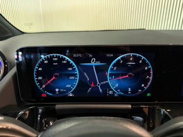 Mercedes-Benz GLA 180 AMG STYLING-PANODAK-MEMORY-NIGHT-MULTIBEAM-WIDESCREEN-COMPLEE