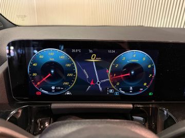 Mercedes-Benz GLA 180 AMG STYLING-PANODAK-MEMORY-NIGHT-MULTIBEAM-WIDESCREEN-COMPLEE