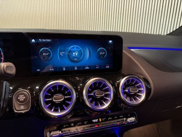 Mercedes-Benz GLA 180 AMG STYLING-PANODAK-MEMORY-NIGHT-MULTIBEAM-WIDESCREEN-COMPLEE