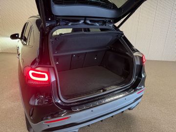 Mercedes-Benz GLA 180 AMG STYLING-PANODAK-MEMORY-NIGHT-MULTIBEAM-WIDESCREEN-COMPLEE