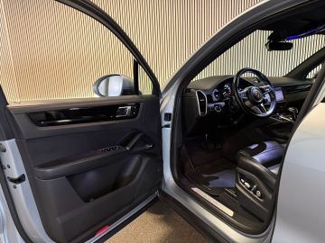 Porsche Cayenne 3.0 E-Hybrid SPORT DESIGN-PANO-SPORT CHRONO-14 VOUDIG-VIERWIELBES