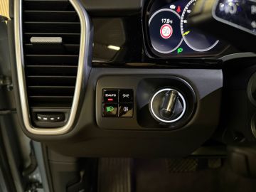 Porsche Cayenne 3.0 E-Hybrid SPORT DESIGN-PANO-SPORT CHRONO-14 VOUDIG-VIERWIELBES