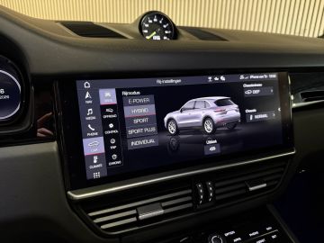 Porsche Cayenne 3.0 E-Hybrid SPORT DESIGN-PANO-SPORT CHRONO-14 VOUDIG-VIERWIELBES