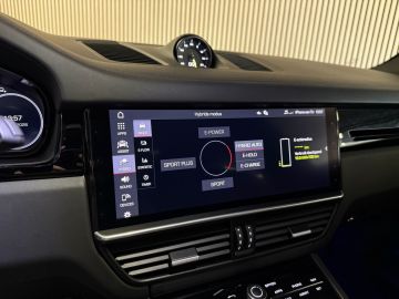 Porsche Cayenne 3.0 E-Hybrid SPORT DESIGN-PANO-SPORT CHRONO-14 VOUDIG-VIERWIELBES