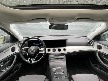 Mercedes-Benz E-Klasse 200 Avantgarde - Pano - 360gr. camera - Dodehoekassitent etc etc 