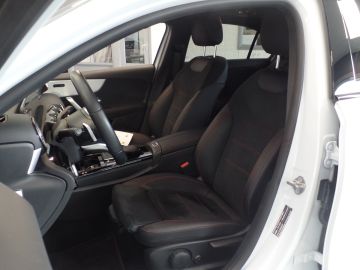 Mercedes-Benz A-Klasse sedan 180 automaat, Business Solution AMG pakket, Navigatie, Clim