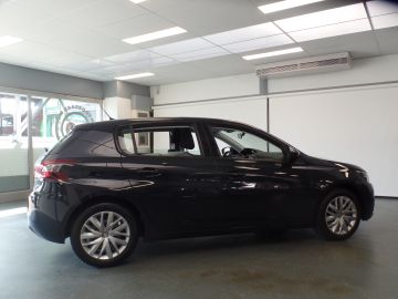 Peugeot 308 1.2 110pk PureTech Blue Lease 5drs, Airco, Navigatie, Cruise cont