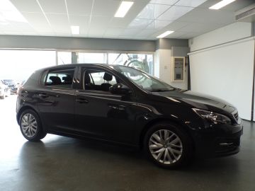 Peugeot 308 1.2 110pk PureTech Blue Lease 5drs, Airco, Navigatie, Cruise cont