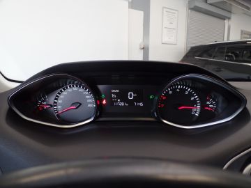 Peugeot 308 1.2 110pk PureTech Blue Lease 5drs, Airco, Navigatie, Cruise cont