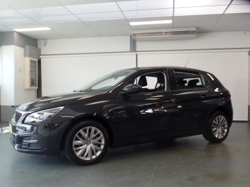 Peugeot 308 1.2 110pk PureTech Blue Lease 5drs, Airco, Navigatie, Cruise cont