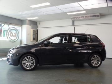 Peugeot 308 1.2 110pk PureTech Blue Lease 5drs, Airco, Navigatie, Cruise cont