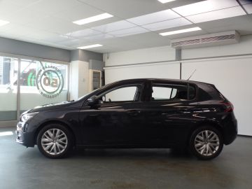 Peugeot 308 1.2 110pk PureTech Blue Lease 5drs, Airco, Navigatie, Cruise cont
