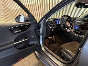 Mercedes-Benz C-Klasse Estate 220D AMG STYLING-PANORAMA-CAMERA-TREKHAAK-DODEHOEK-COMPLEE