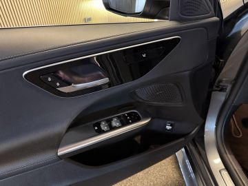 Mercedes-Benz C-Klasse Estate 220D AMG STYLING-PANORAMA-CAMERA-TREKHAAK-DODEHOEK-COMPLEE