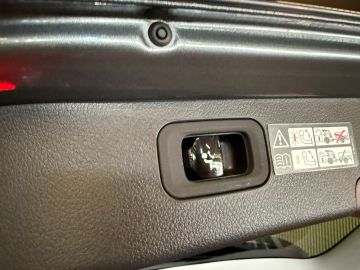 Mercedes-Benz C-Klasse Estate 220D AMG STYLING-PANORAMA-CAMERA-TREKHAAK-DODEHOEK-COMPLEE