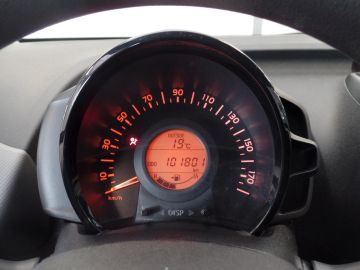 Peugeot 108 1.0 e-VTi Active, 73pk, 5drs Airco, Elek ramen,  Centrale vergren