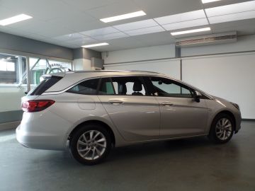 Opel Astra Sports Tourer 1.2 Elegance 130pk!!, Navigatie, Clima controle, Cr