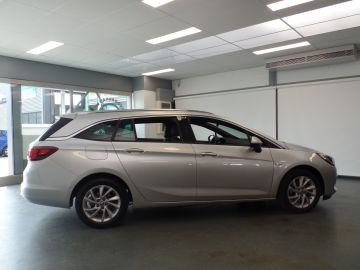 Opel Astra Sports Tourer 1.2 Elegance 130pk!!, Navigatie, Clima controle, Cr