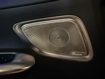 Mercedes-Benz C-Klasse 300 AMG STYLING-BURMESTER-TREKHAAK-NIGHT-SFEERVERLICHTING-MULTISP