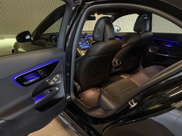 Mercedes-Benz C-Klasse 300 AMG STYLING-BURMESTER-TREKHAAK-NIGHT-SFEERVERLICHTING-MULTISP