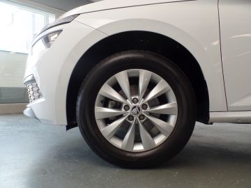 Škoda Kamiq 1.0 TSI Ambition Automaat, Wit metallic!! Airco. Navigatie, Apple