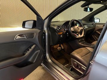 Mercedes-Benz B-Klasse 180 AMG STYLING-PANORAMA-TREKHAAK-NIGHT-ORIG NL-COMPLEET