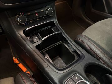 Mercedes-Benz B-Klasse 180 AMG STYLING-PANORAMA-TREKHAAK-NIGHT-ORIG NL-COMPLEET
