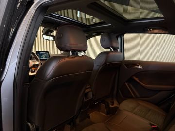 Mercedes-Benz B-Klasse 180 AMG STYLING-PANORAMA-TREKHAAK-NIGHT-ORIG NL-COMPLEET