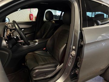 Mercedes-Benz GLC Coupé 300e 4 Matic AMG STYLING-SCHUIFDAK-TREKHAAK-SOUND-360 CAMER