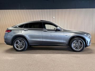 Mercedes-Benz GLC Coupé 300e 4 Matic AMG STYLING-SCHUIFDAK-TREKHAAK-SOUND-360 CAMER