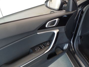 Kia XCeed 1.6 GDi PHEV DynamicPlusLine hybride Automaat Navigatie, Achterui