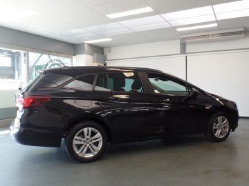 Opel Astra Sports Tourer 1.2 Edition 110pk, Navigatie, Achteruitrijcamera, C