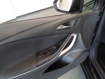 Opel Astra Sports Tourer 1.2 Edition 110pk, Navigatie, Achteruitrijcamera, C