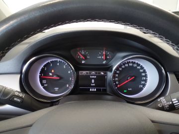 Opel Astra Sports Tourer 1.2 Edition 110pk, Navigatie, Achteruitrijcamera, C
