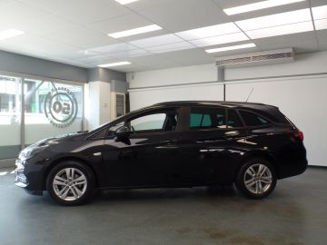 Opel Astra Sports Tourer 1.2 Edition 110pk, Navigatie, Achteruitrijcamera, C