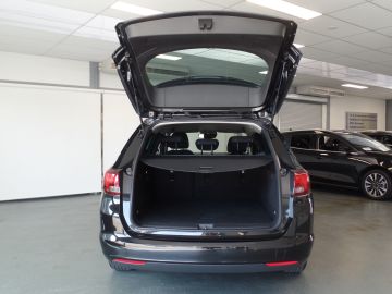 Opel Astra Sports Tourer 1.2 Edition 110pk, Navigatie, Achteruitrijcamera, C