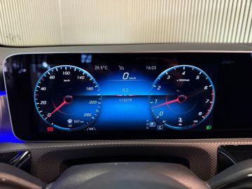 Mercedes-Benz CLA 220 AMG STYLING-CAMERA-TREKHAAK-SFEERVERLICHTING-MULTISPAAKS-BTW
