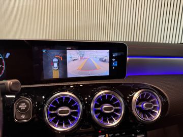 Mercedes-Benz CLA 220 AMG STYLING-CAMERA-TREKHAAK-SFEERVERLICHTING-MULTISPAAKS-BTW