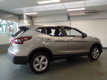 Nissan QASHQAI 1.3 DIG-T Acces Edition Apple Carplay, Clima controle, Cruise con
