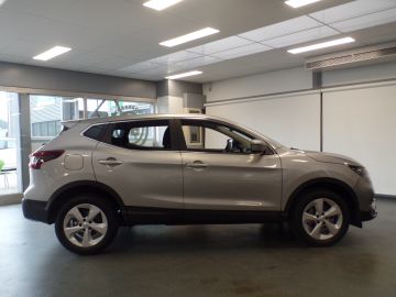 Nissan QASHQAI 1.3 DIG-T Acces Edition Apple Carplay, Clima controle, Cruise con