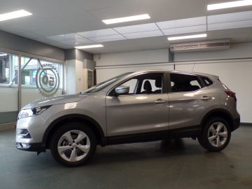 Nissan QASHQAI 1.3 DIG-T Acces Edition Apple Carplay, Clima controle, Cruise con