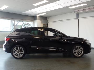 Audi A3 Sportback 30 TFSI Advanced edition Navigatie, Clima controle, Cru