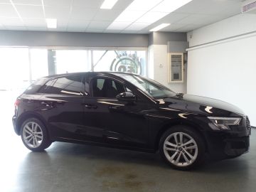 Audi A3 Sportback 30 TFSI Advanced edition Navigatie, Clima controle, Cru